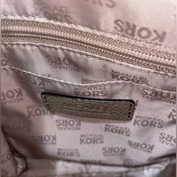 Michael Michael Kors Bedford Tassel Pebbled Leather Shoulder Bag in Taupe - Picture 5 of 10